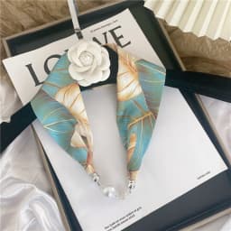 New Summer Pearl Decoration Magnetic Buckle Silk Scarf Versatile Neck Protection Fashionable High End Matching Shirt Scarf Lady