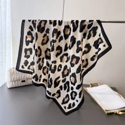 Trendy Print Square Scarf For Women Cotton Velvet Neck Scarf Shawl Warp Elegant Neckerchief Bandanas Ladies Hijab