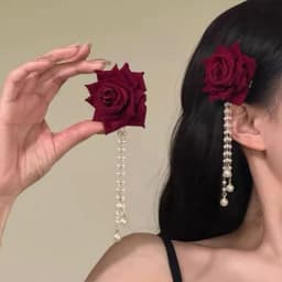 1pc 【Blooming Rose】 Vintage-Inspired Red Rose Hair Clip, Elegant Duckbill Clip, Niche High-End Hair Accessory