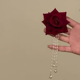 1pc 【Blooming Rose】 Vintage-Inspired Red Rose Hair Clip, Elegant Duckbill Clip, Niche High-End Hair Accessory