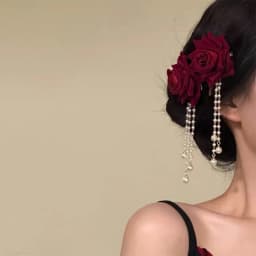 1pc 【Blooming Rose】 Vintage-Inspired Red Rose Hair Clip, Elegant Duckbill Clip, Niche High-End Hair Accessory