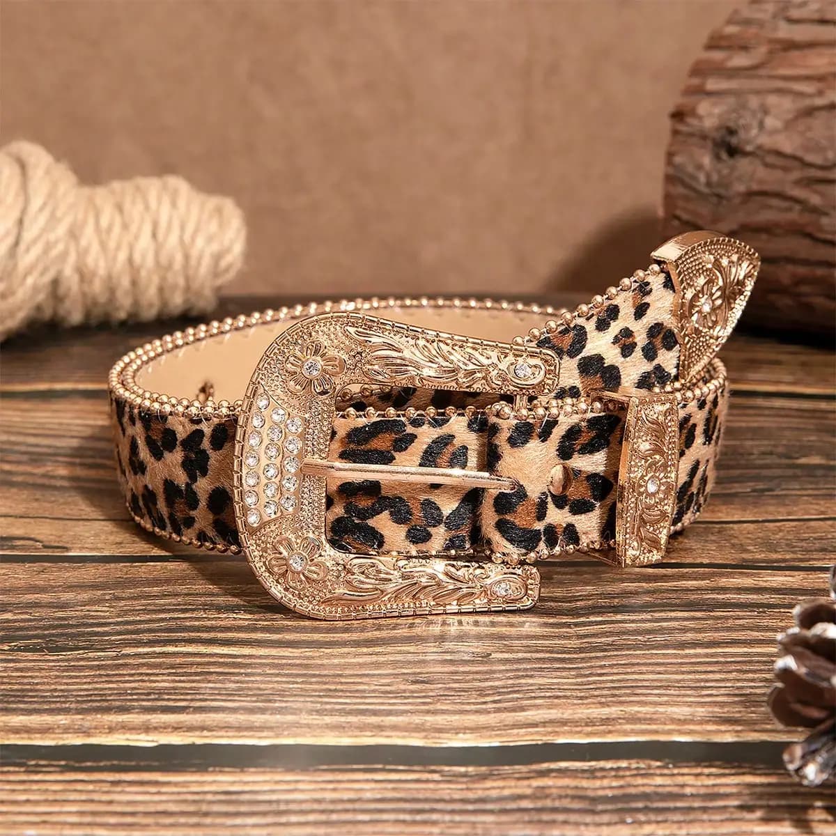 Luxurious and elegant leopard print rhinestone-engraved metal buckle beaded belt for women's jeans, a versatile accessory belt