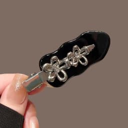 1/2pcs Korean Style Sweet Cool Metal Flower Scar Free Hair Clip Niche Exquisite Daily Outfit Party And Travel Fashion Headwear