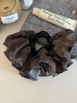 1pc Korean-Style Gray Sweet Polka Dot Fabric Fashion Skirt-Shaped Large Scrunchie, 2025 New French-Style Elegant Hair Tie