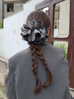 1pc Korean-Style Gray Sweet Polka Dot Fabric Fashion Skirt-Shaped Large Scrunchie, 2025 New French-Style Elegant Hair Tie