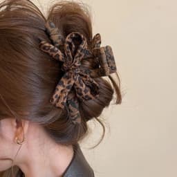 Leopard print bow clip, elegant large shark clip, new autumn and winter back of the head hair clip, stylish clip