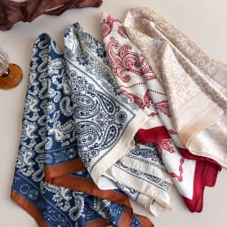 Elegant Floral Print Square Scarf for Women Summer Silk Touch Bandana Lightweight Shawl Neck Scarf Women Classic Multi Use