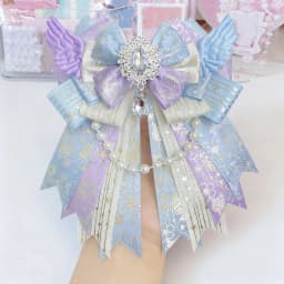 Cute and Chic Sweet Bow Brooch, Large Bow Tie Brooch, Fake Collar, Gemstone Pendant, Bead Chain, Angel Wings, Handmade DIY Finished Product, Anime Lolita Cosplay, Comic Exhibition, Anime Decoration Brooch, Badge, Gumei Backpack, Ita Bag Decoration, Brooch, Bow