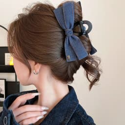 1pc Korean-style fashionable denim bow hair claw, 2025 new fashion sense hair clip large shark clip hair accessory for women