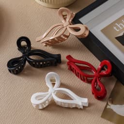 Soft silicone shark clips are safe and advanced. Butterfly clips are shatterproof and unbreakable hair accessories.