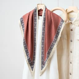 1pcs High-End Retro Fashion Triangular Binder Headcloth Women's New Niche Fashion All-Matching Scarf Jeans Belt Triangular Scarf