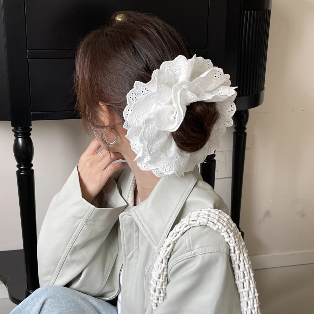 Women's Scrunchies Korean Super Large White Lace Large Hair Band Leather Band French Vintage Lace Tie Head Rope Sweet Style Nice