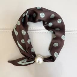 High End Chic Lazy Scarf Lightweight Convenient Magnetic Buckle Scarf Polyester Printed Design Pearl Decoration Scarf Vacation