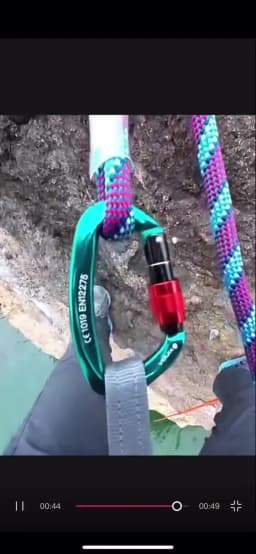 Outdoor Professional Rock Climbing Accessories Aluminum Carabiner 25kN Lock D-Shape Safety Buckle For Keys Tools Equipment