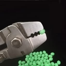 200pcs/lot Soft Fishing Glow in dark Beads Green Luminous Beads Rubber Oval Space Beans for Float Sea Tackle Lure Accessories