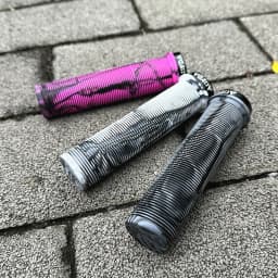 1pair 22.2mm Single-Sided Lock-On MTB/DH/BMX/Off-road Bike Rubber Handlebar Grips with Aluminum Alloy Lock Rings, Tie-Dye Design