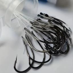 80/100pcs Bucket Hooks with Sharp Barbs and Durable Thread Binding, Suitable for Both Freshwater and Saltwater Fishing