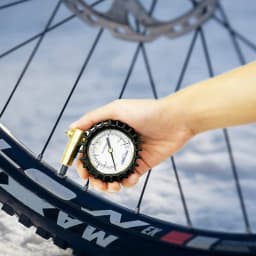 ATsafepro Presta Valve Pressure Gauge Air Pressure Relief for Road Bicycle Tires Range to 160 PSI 30 BAR Bike Pressure Gauge