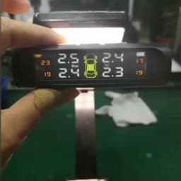 Wireless Tire Pressure Monitoring System with 4 Sensors USB Charging Solar Powered TPMS for Cars SUVs MPVs Pickups ORVs