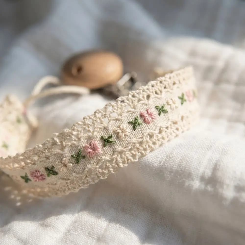 Heart Daisy Printed Flower Print Dummy Nipple Holder Lace Floral Anti-drop Wooden Baby Pacifier Chain PP Colorful