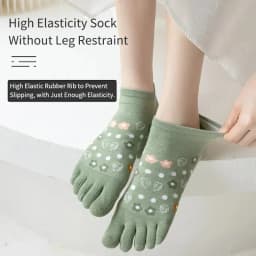 3 Pairs of Women's Spring and sSummer Season Cute and Sweet Fashionable Striped Flower Comfortable Five-finger Split-toe Socks