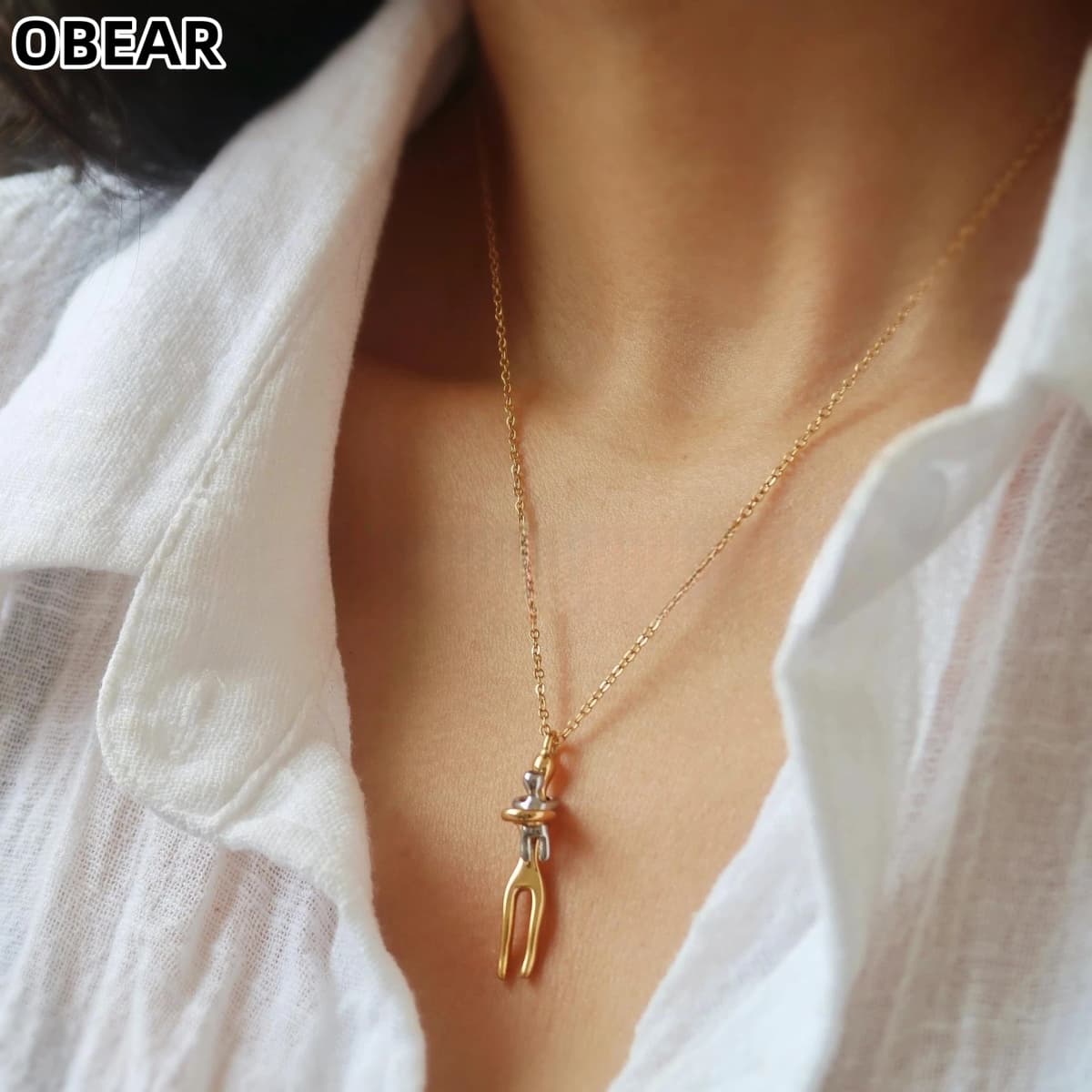 18K Gold Plated Stainless Steel Mother and Child Hug Necklace, Minimalist Mom Baby Pendant, Waterproof Gift for Her