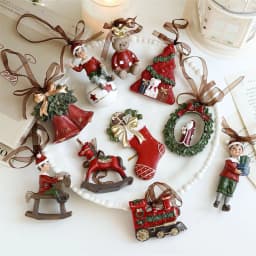 2026 Xmas Tree Pendant Cartoon Painted Santa Claus Elk Bear Christmas Stocking Resin Pendant Christmas Party Decorations 1pc