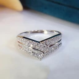Huitan Fashion Wave Design Cubic Zirconia Rings for Women New Arrival Luxury Wedding Accessory Silver Color High-quality Jewelry