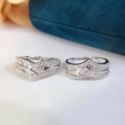 Huitan Fashion Wave Design Cubic Zirconia Rings for Women New Arrival Luxury Wedding Accessory Silver Color High-quality Jewelry