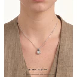 NiNice Stainless Steel Teardrop Pendant Necklace Inlaid Pear‑Shaped Sparkling Cubic Zirconia Dainty High Quality Chain Everyday