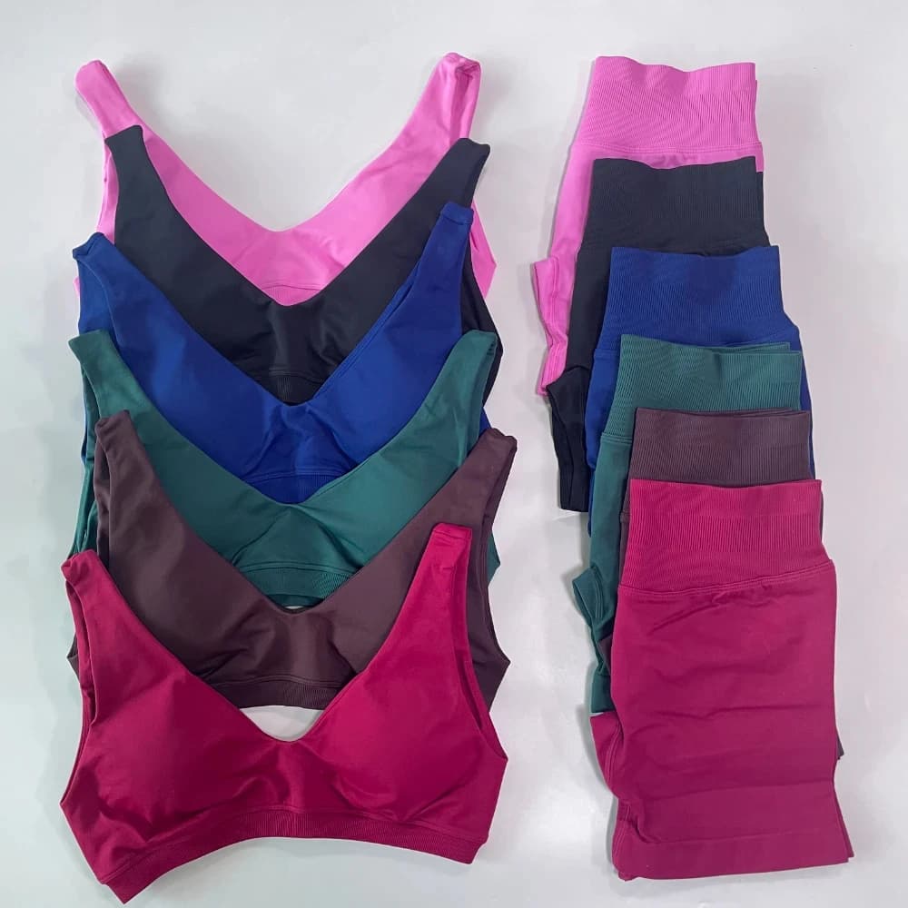 Women's Seamless Gym Set Scoop Backless Sports Bra V Neck Top with Scrunch Shorts Yoga Workout Outfit Fitness Clothing