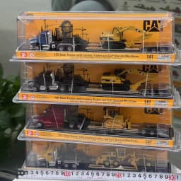 1/87 Scale Semi Tractor with Lowboy Trailer and Cat Diecast Machines Alloy Collectible Toy Model Ornament Souvenir