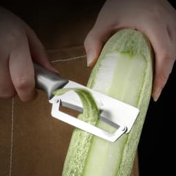 1 stainless steel peeler for peeling and slicing fruits and vegetables | durable and easy to operate
