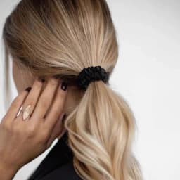 4PCS 100% Pure Mulberry Silk Hair Scrunchies Silk Hair Ties Hairbands Ponytail Holders Solid Color Hair Accessories 22Momme