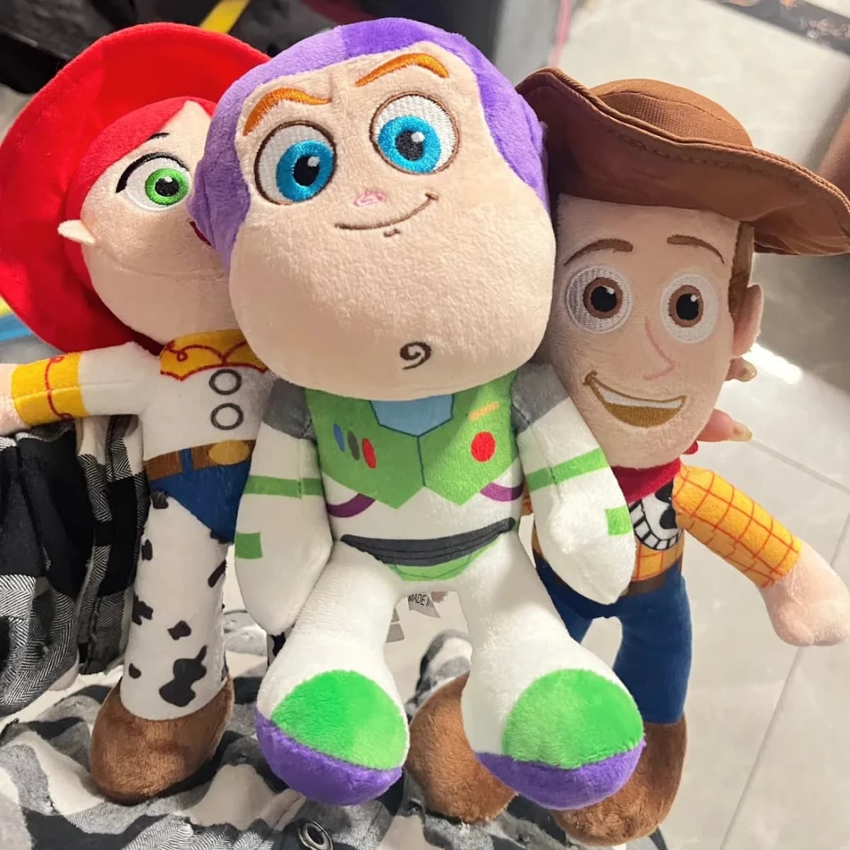 Hot *23cm Cute Woody Buzz Lightyear Plush Toy Lovely Stuffed Anime Jessie Plushies Pendant Cartoon Doll Festival Gifts**