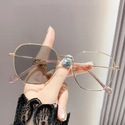 Photo-sensitive Intelligent Color-changing Glasses With Anti-blue Light Feature, Large Frame, Women's Nearsighted Glasses 9791