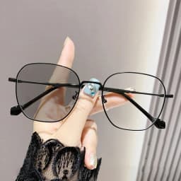 Photo-sensitive Intelligent Color-changing Glasses With Anti-blue Light Feature, Large Frame, Women's Nearsighted Glasses 9791