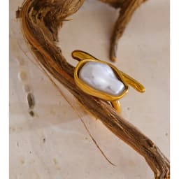 Yhpup 2025 Baroque Simulated Pearls Vintage Ring for Women 18K Golden Plated Distinctive Fashion Attractive Finger Charm Jewelry