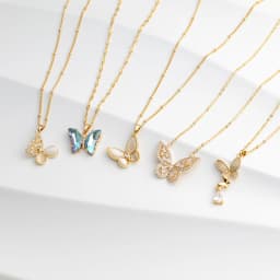 Monkton Fashion Butterfly Necklaces for Women Gold Plated Clavicle Chain with Crystal/Mother-of-Pearl Pendant Charm Accessories