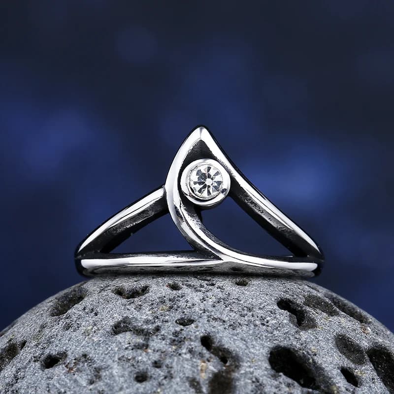 Fashion 2024 New 316L Stainless Steel Enagagement Saga Cos Game Ring With Zircon For Man Women Geometric Jewelry Valentine Gift