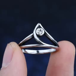 Fashion 2024 New 316L Stainless Steel Enagagement Saga Cos Game Ring With Zircon For Man Women Geometric Jewelry Valentine Gift
