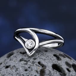 Fashion 2024 New 316L Stainless Steel Enagagement Saga Cos Game Ring With Zircon For Man Women Geometric Jewelry Valentine Gift