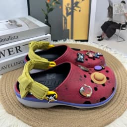 New One Piece Luffy Roronoa Zoro high-fashion cartoon sandals, creative unisex versatile soft-soled non-slip breathable slippers