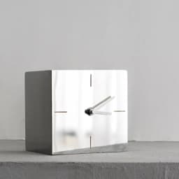 Modern Stainless Steel Dial Plate Table Clocks Luxury Creative Desktop Ornament Bedroom Bedside Desk Clocks Room Decoration