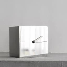 Modern Stainless Steel Dial Plate Table Clocks Luxury Creative Desktop Ornament Bedroom Bedside Desk Clocks Room Decoration