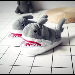 Cartoon Shark Funny Shoes Girls Lovely Indoor Slippers Ladies Home Shoes 2022 Fashion Plush Warm Slippers Women Winter Shoes
