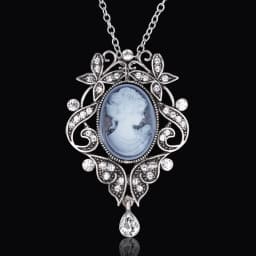 Vintage Cameo Beauty Portrait Pendant Necklace For Women Men Luxury Resin Lady Queen Flower Butterfly Long Sweater Chain Jewelry