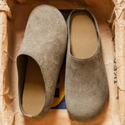 New Men's Slippers New Retro Solid Color Flat Bottom Women's Slingback Shoes Closed Toe Round Toe Suede Clogs Sandals Autumn