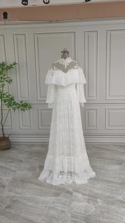 Victorian Lace Long Sleeves Bridal Gown High Neck Vintage Buttons Sheer Back Tiered Wedding Dress Customized Retro Real Photos