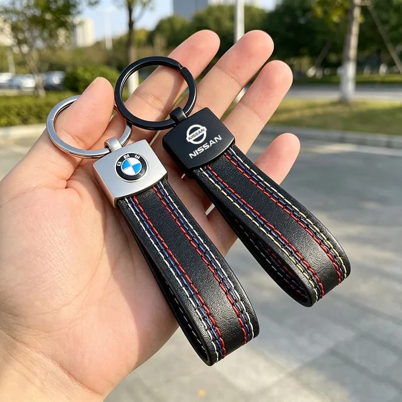 Leather Car Key Chains Man Women Keyring Pendant for Nissan BMW Decoration